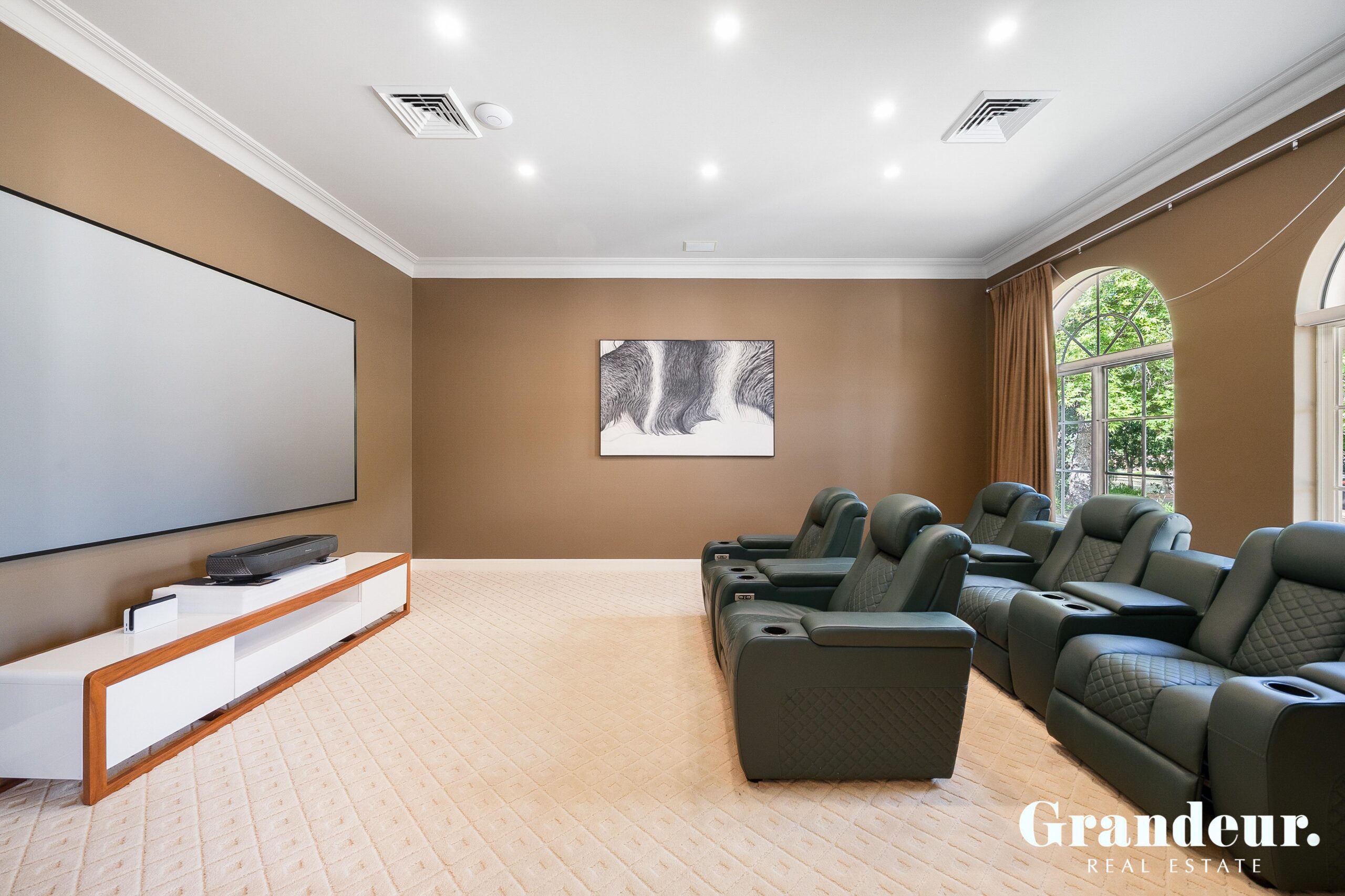 17 Cubitt Drive, DENHAM COURT  NSW  2565