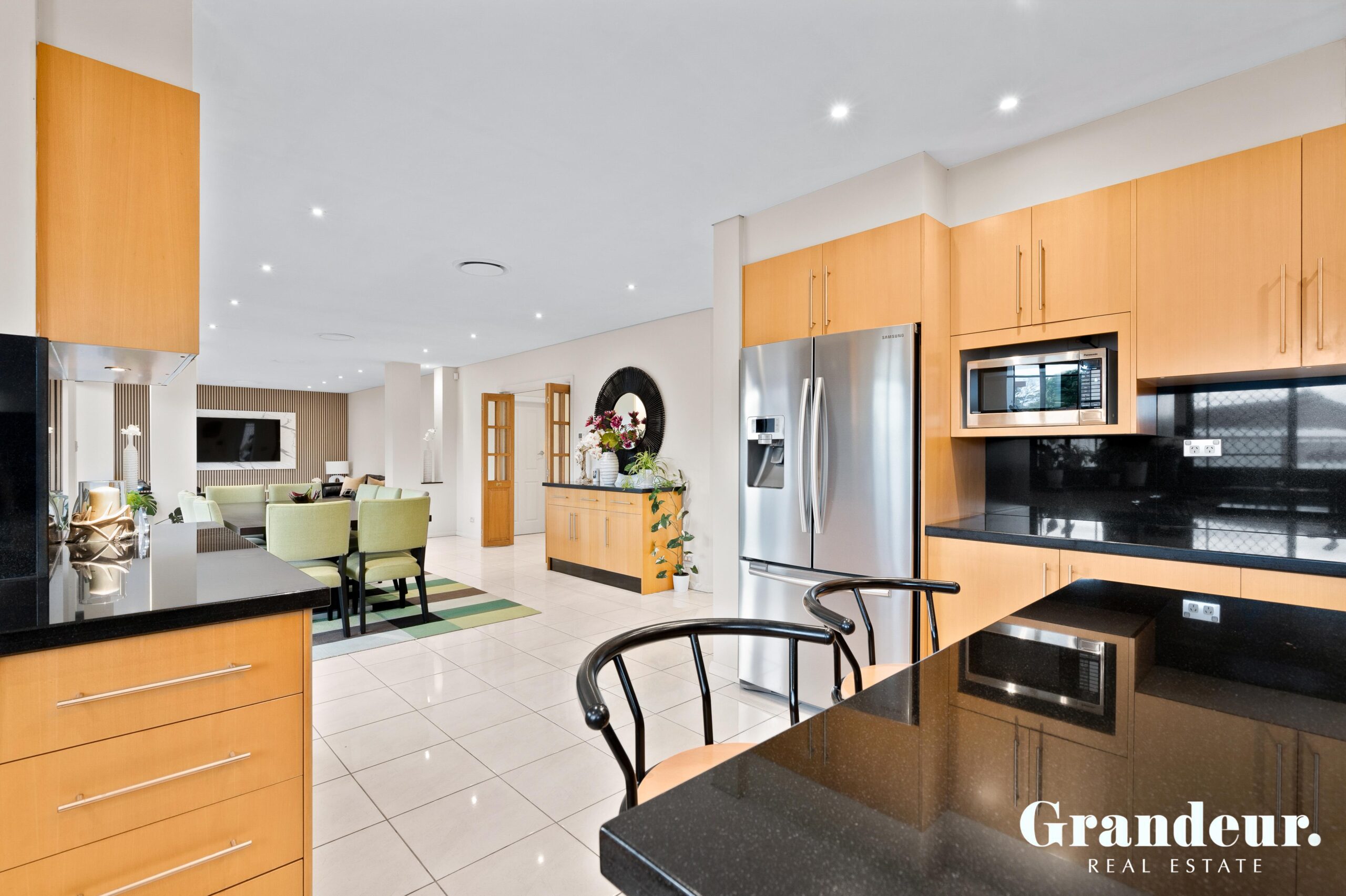 9 Tennant Place, EDENSOR PARK  NSW  2176